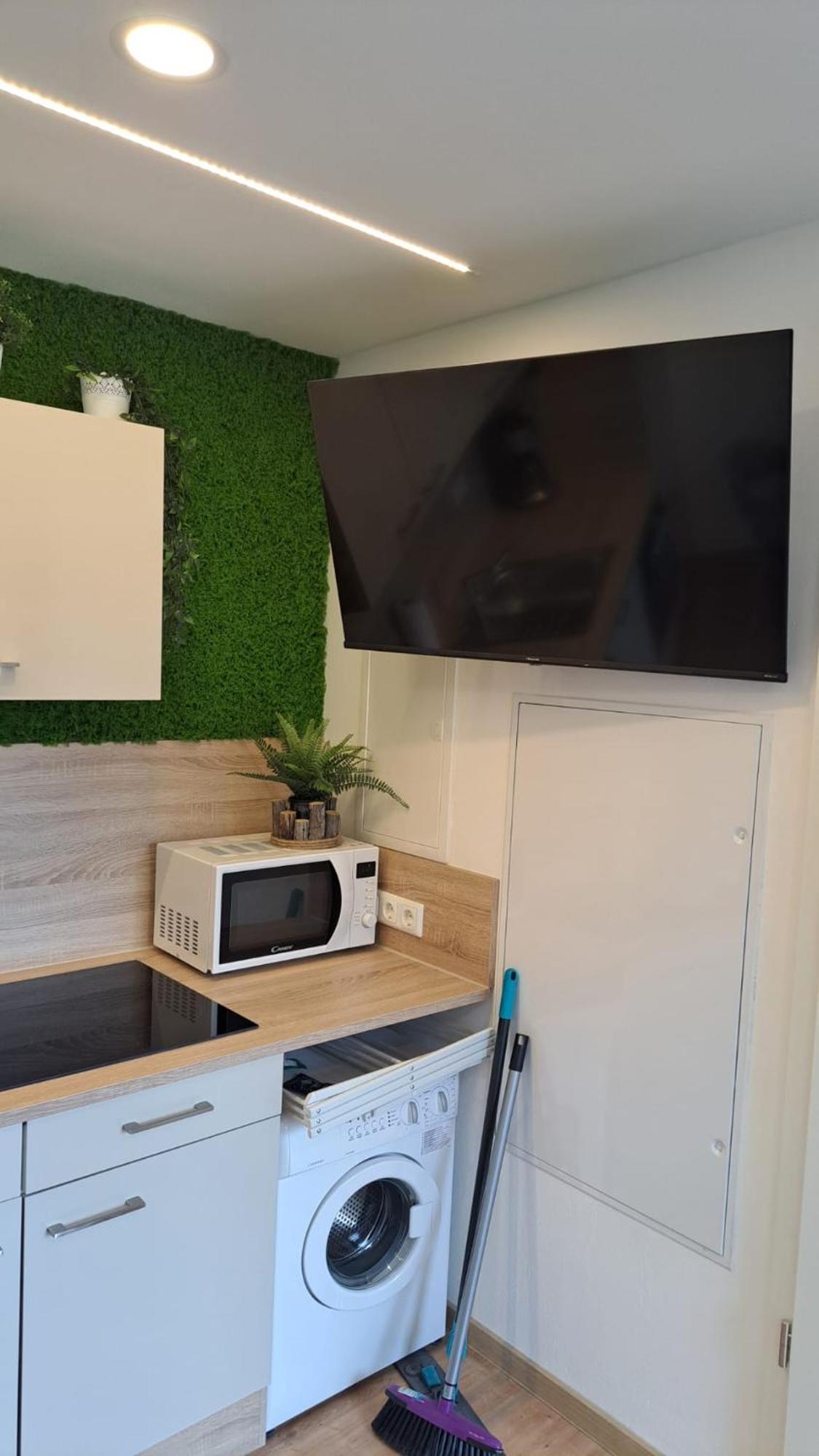 Appartment-Ferienwohnug mit Küche, Bad, kostenlos WLAN und Stellplatz, Modern eingerichtet Roding Zimmer foto